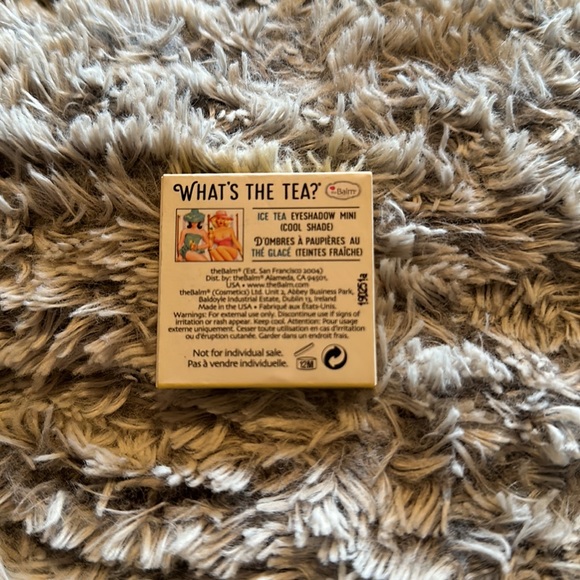 What’s the tea mini eyeshadow - Picture 2 of 3